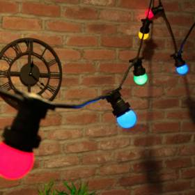 Guirlande guinguette 100M et 100 ampoules LED E27 multicolores câble noir extensible