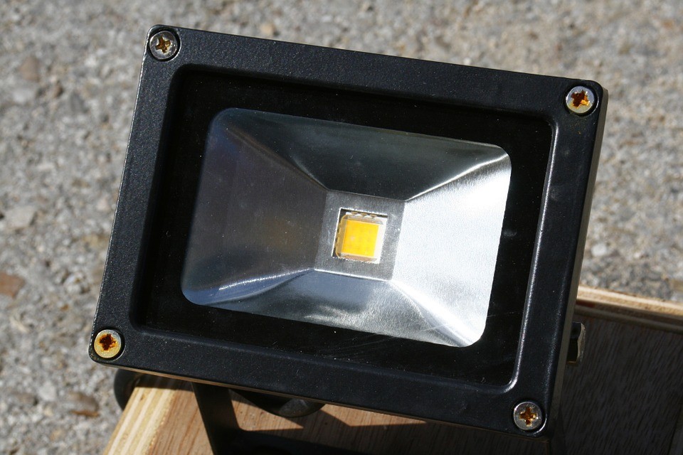 Spot solaire projecteur LED 60 Lumens