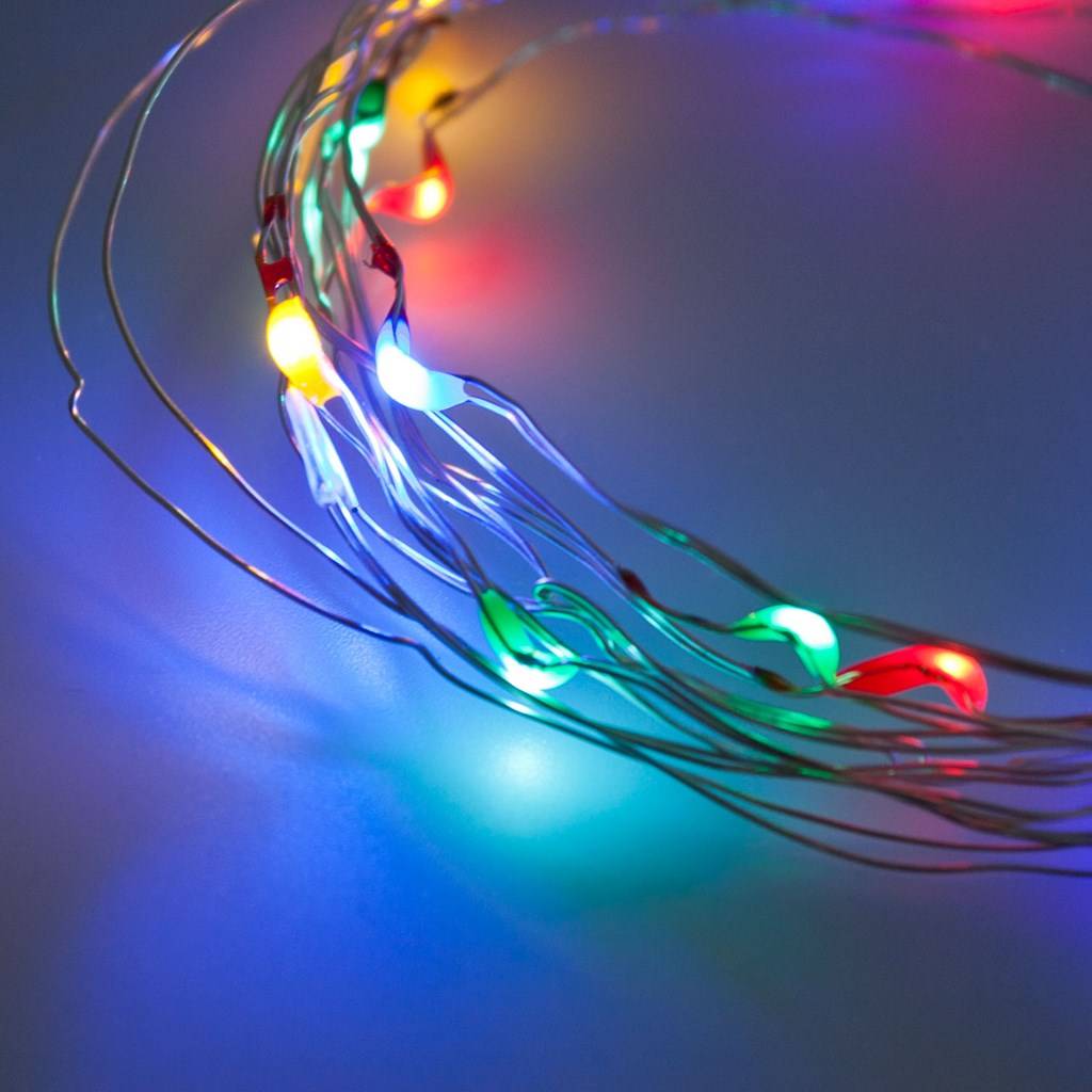 Guirlande lumineuse piles 2M 20 Micro LED multicolore intérieur