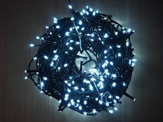 Guirlande lumineuse grande longueur 70M 1000 LED blanc froid fixe câble  noir extérieure IP44 Elume