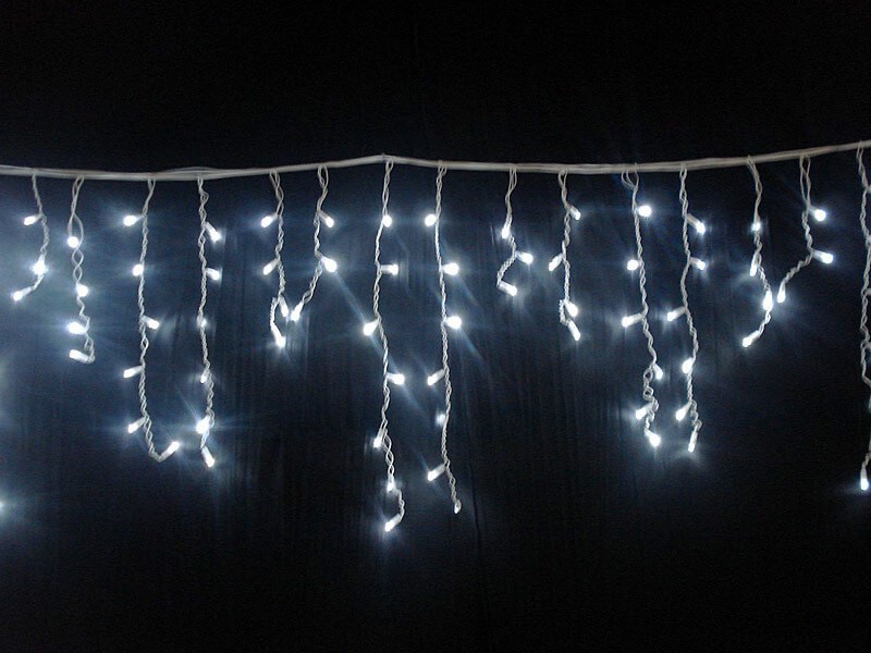 Guirlande lumineuse rideau 10 glaçons 81 LED blanc froid effet